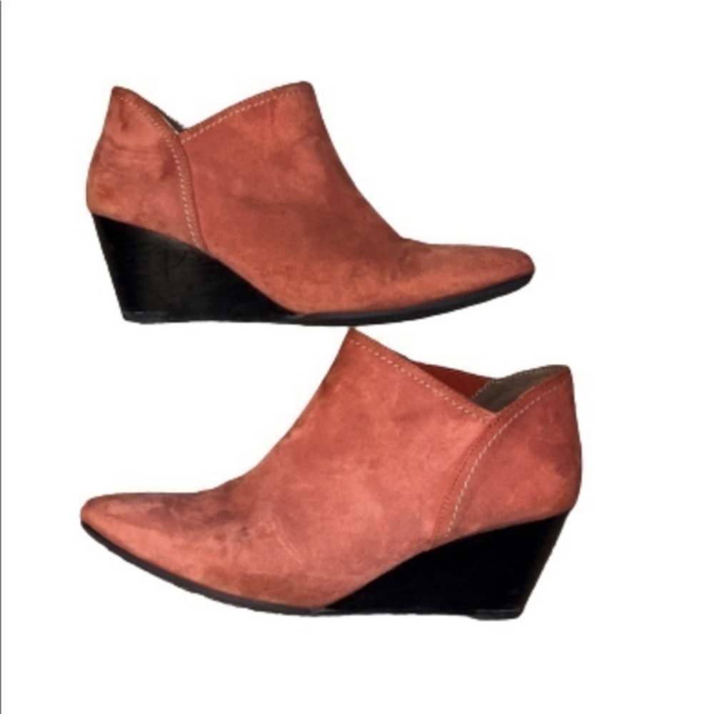 Eric Michael orange suede leather wedge booties size 8